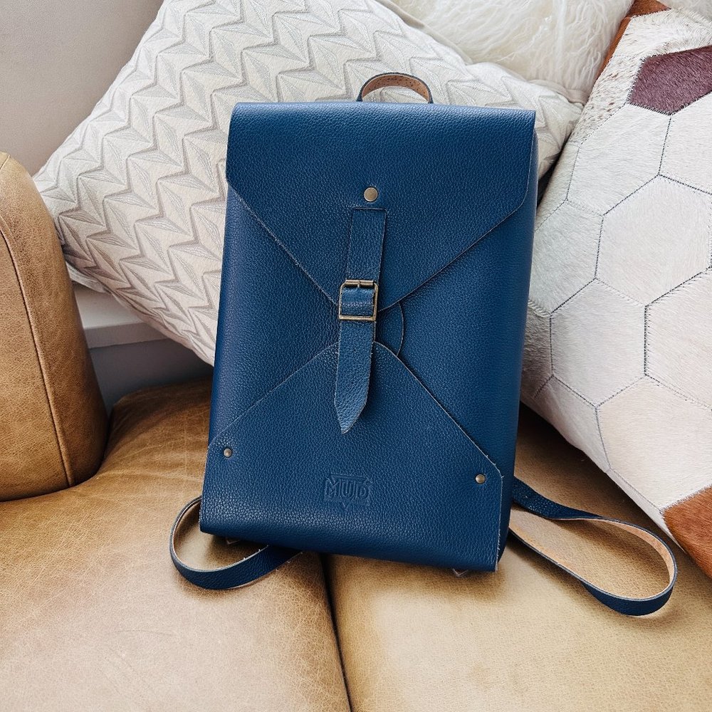 🎒 Experience Sustainability with the MUD Handcrafted Backpack🍀